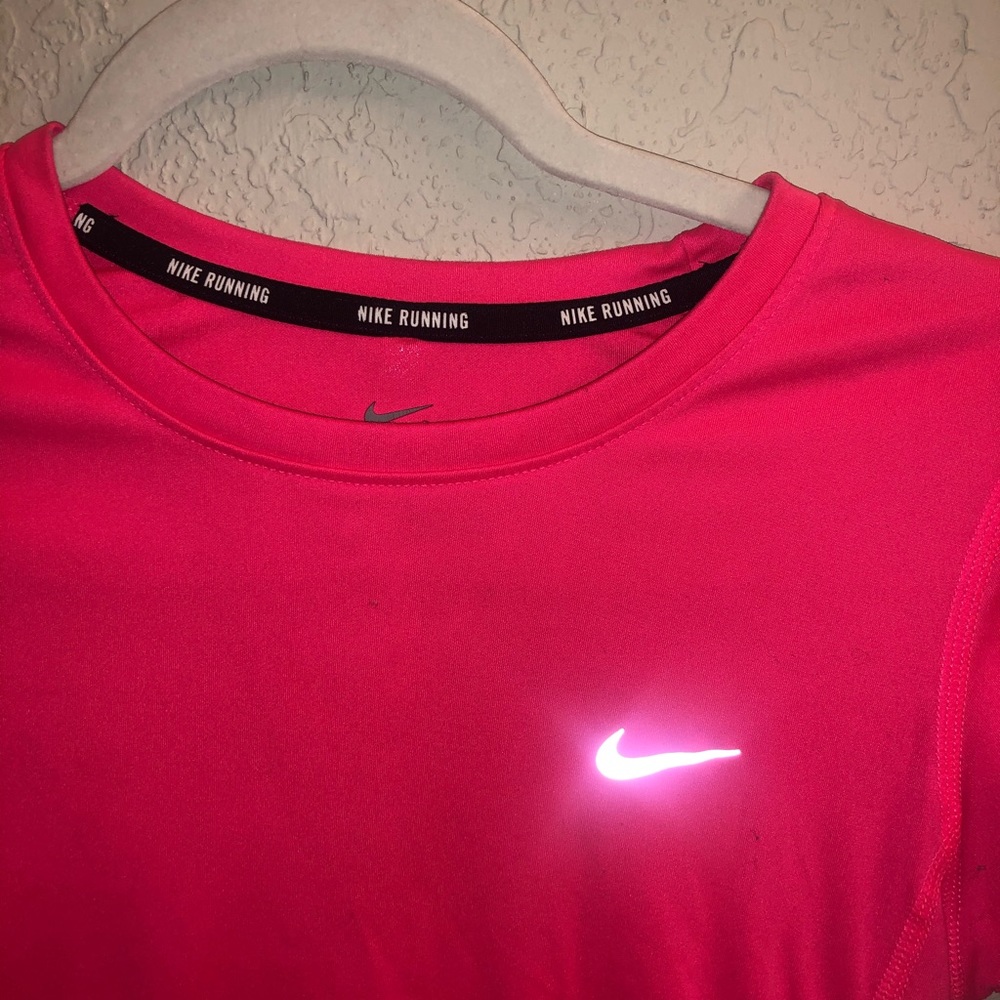 Nike RUNNING Top in PINK - Picture 5 of 7